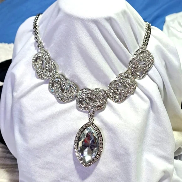 Women's Fashion Necklace Fancy Night Out Holiday Statement New With Tags - Picture 1 of 8